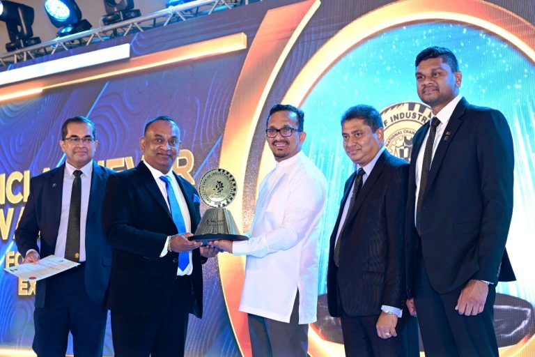 Three Sinha Industries CNCI රන් සම්මාන දිනයි