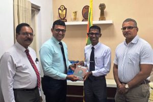 චේ ගුවේරාගේ නායකත්වයෙන් නූතන ලෝකයට පාඩම් රැගෙන එන මහාචාර්ය සේනක විජේසිංහගේ නව කෘතිය එළිදැක්වේ