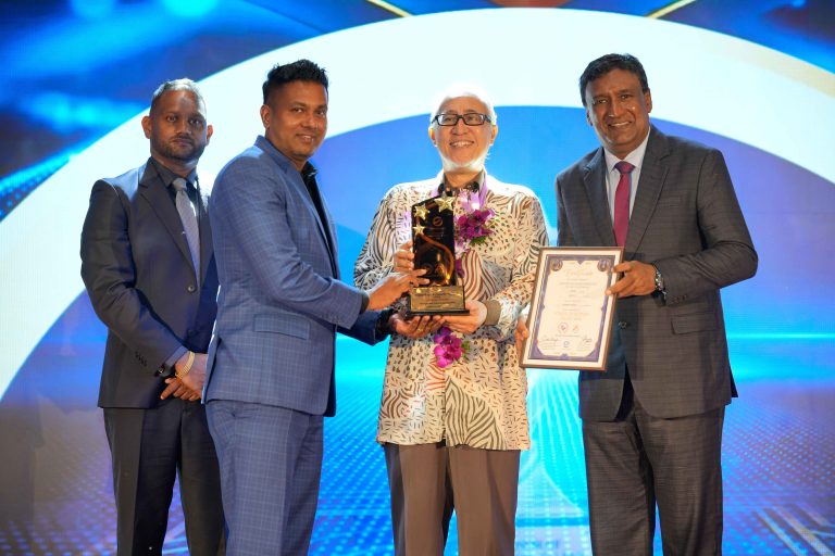 Malaysian High Commissioner presents Sri Lanka’s Most Popular Travel Company 2026 Award to Lavanya Travels