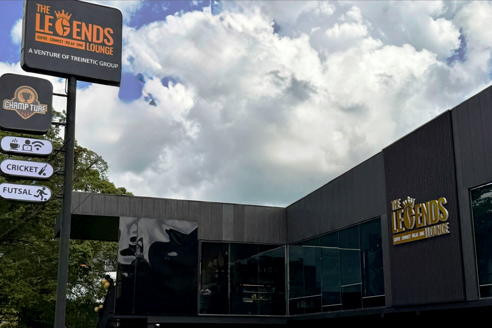 12 වැනි සංවත්සරය සමරමින් Treinetic මාලඹේදී The Legends Lounge විවෘත කරයි
